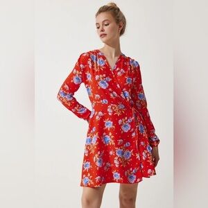 🆕 ZARA Long Sleeve Wrap Dress in Vintage Floral